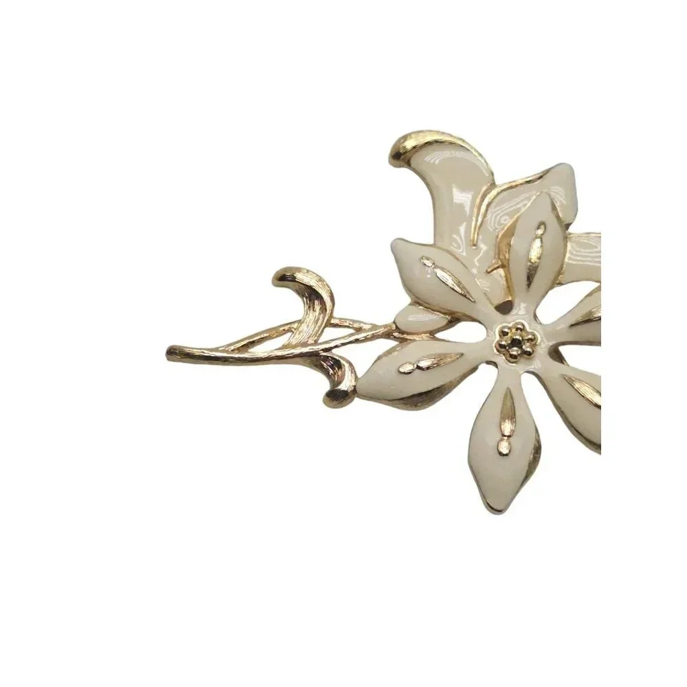 Monet Lily Flower Cream Enamel Floral Brooch Pin Gold Tone Vintage